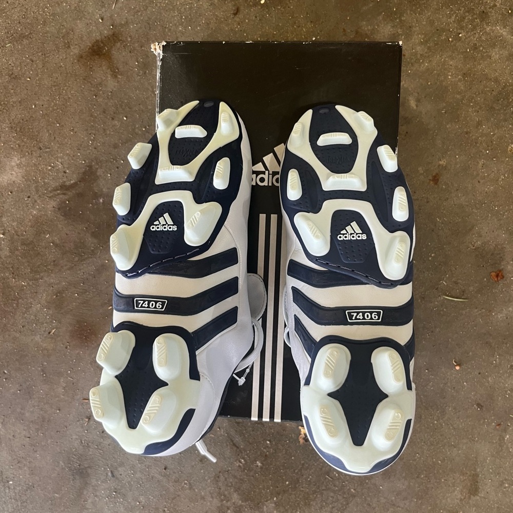 Adidas 7406 Women’s Size 6 Firm Ground Cleats - Picture 3 of 4
